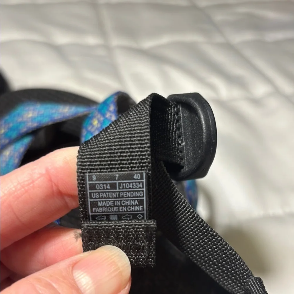 Chaco Z2 Yampa Vibram sandals Black Sandals with Blue Patterned Straps - Picture 7 of 14